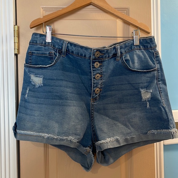 No Boundaries Blue Jean Shorts - Picture 1 of 5